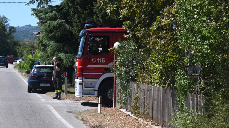 Forlì: brucia sterpaglie e cade dentro al rogo. Grave un uomo di 87 anni Forlì: brucia sterpaglie e cade dentro al rogo. Grave un uomo di 87 anni