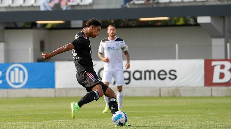 Calcio, un buon Cesena cede 3-1 alla Juventus Calcio, un buon Cesena cede 3-1 alla Juventus