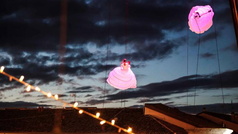 Cesenatico, diverse migliaia di persone per lo spettacolo e l’accensione delle luci del presepe della marineria - Gallery Cesenatico, diverse migliaia di persone per lo spettacolo e l’accensione delle luci del presepe della marineria - Gallery