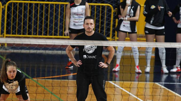 Volley B1 donne, il Volley Club avanti con il coach Simoncelli Volley B1 donne, il Volley Club avanti con il coach Simoncelli