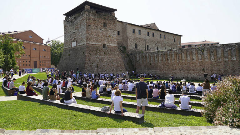 Rimini celebra i suoi 174 ragazzi super diplomati Fotogallery Rimini celebra i suoi 174 ragazzi super diplomati Fotogallery