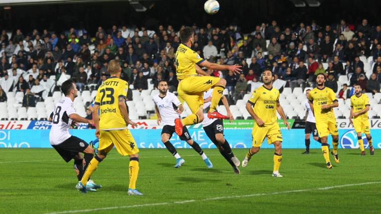 Calcio, Borello-gol e il Cesena supera il Modena (1-0) Calcio, Borello-gol e il Cesena supera il Modena (1-0)