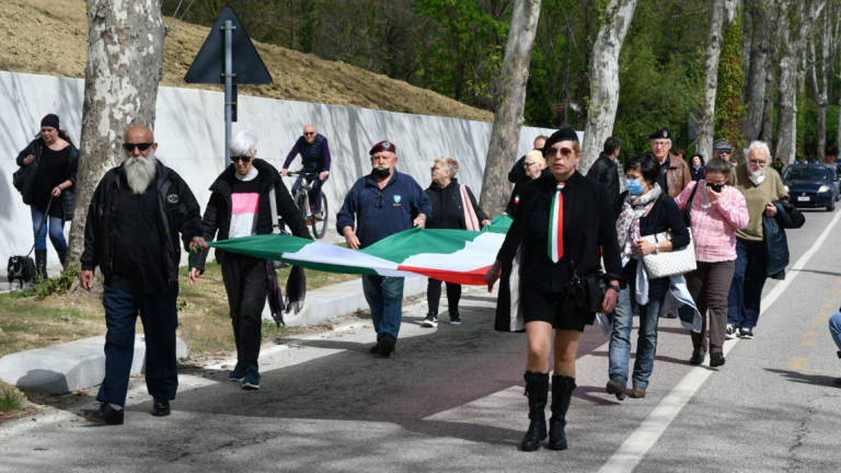 Predappio, solo in 100 per l'anniversario di Mussolini - Gallery Predappio, solo in 100 per l'anniversario di Mussolini - Gallery