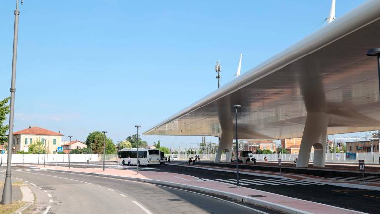 Cesena, ecco la nuova autostazione. Il sindaco Lattuca: “Diventerà un simbolo della città” - Gallery Cesena, ecco la nuova autostazione. Il sindaco Lattuca: “Diventerà un simbolo della città” - Gallery