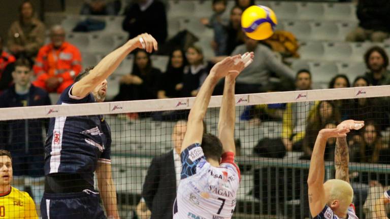 Volley A2, Consar: arriva un punto contro la regina Grottazzolina (2-3). Cori razzisti, la denuncia di Bonitta - Gallery Volley A2, Consar: arriva un punto contro la regina Grottazzolina (2-3). Cori razzisti, la denuncia di Bonitta - Gallery