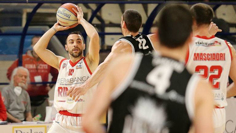 Basket B, Faenza passa a Jesi, cadono Rimini e Cesena Basket B, Faenza passa a Jesi, cadono Rimini e Cesena