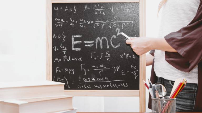 Campionati di matematica alla scuola media “Panzini” di Rimini Campionati di matematica alla scuola media “Panzini” di Rimini