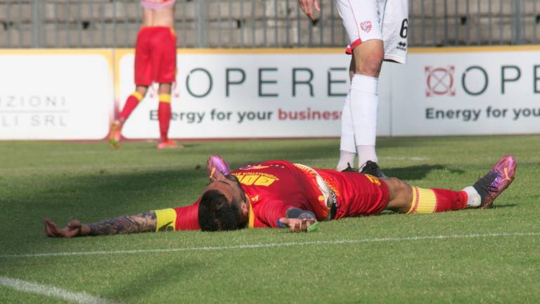 Calcio D, Grammatica: Ravenna vittima dei suoi errori e di quelli della terna arbitrale Calcio D, Grammatica: Ravenna vittima dei suoi errori e di quelli della terna arbitrale