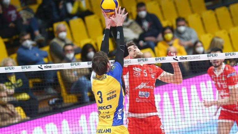 Volley Superlega, la Consar Rcm è sempre battagliera ma vince Modena (3-1) Volley Superlega, la Consar Rcm è sempre battagliera ma vince Modena (3-1)
