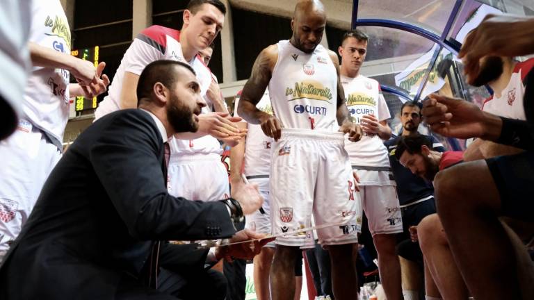 Basket A2, il ciclone Jazz su Imola (100-79) Basket A2, il ciclone Jazz su Imola (100-79)