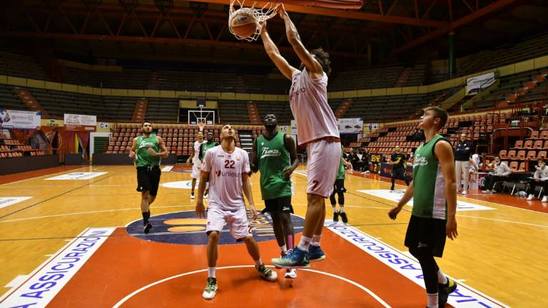 Basket A2, l'Unieuro programma un test per sabato contro Cento Basket A2, l'Unieuro programma un test per sabato contro Cento
