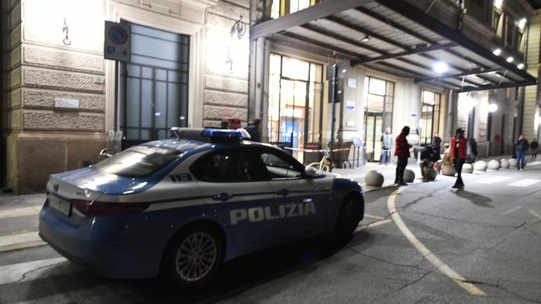 Allarme bomba alla stazione di Forlì per una valigetta sospetta FOTOGALLERY Allarme bomba alla stazione di Forlì per una valigetta sospetta FOTOGALLERY