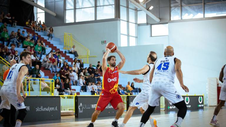 Basket A2, l'OraSì festeggia dopo un supplementare con la Stella Azzurra (92-95) Basket A2, l'OraSì festeggia dopo un supplementare con la Stella Azzurra (92-95)