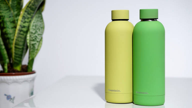 Consegnate le prime borracce di alluminio agli alunni, è partito il progetto Castello Plastic Free Consegnate le prime borracce di alluminio agli alunni, è partito il progetto Castello Plastic Free
