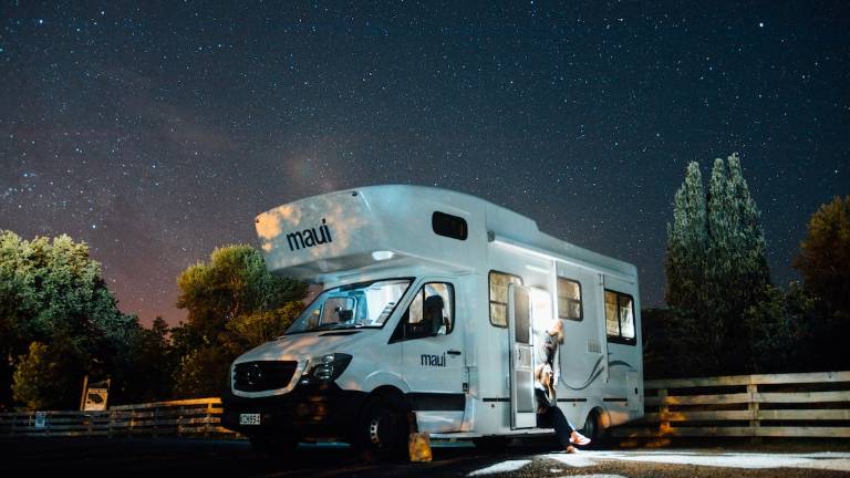 Rimini, apre il camper e ci trova dentro il ladro col portafogli in mano Rimini, apre il camper e ci trova dentro il ladro col portafogli in mano