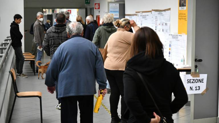 Elezioni Camera: l'affluenza in provincia di Forlì-Cesena: a Cesena ha votato il 74% degli elettori, a Forlì il 71% Elezioni Camera: l'affluenza in provincia di Forlì-Cesena: a Cesena ha votato il 74% degli elettori, a Forlì il 71%