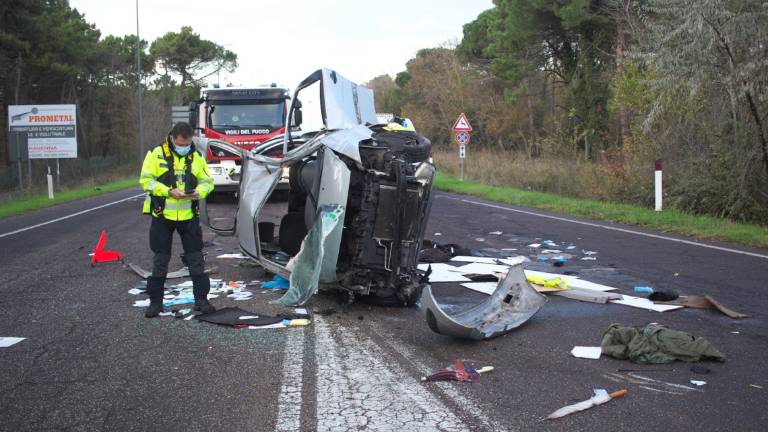 Morto il 48enne ferito nell'incidente alla rotonda di Marina di Ravenna Morto il 48enne ferito nell'incidente alla rotonda di Marina di Ravenna