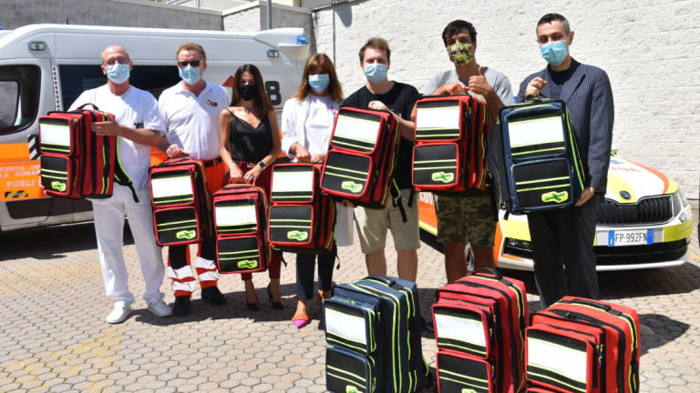 Forlì, zaini attrezzati donati al 118 da Panorama Basket Forlì, zaini attrezzati donati al 118 da Panorama Basket
