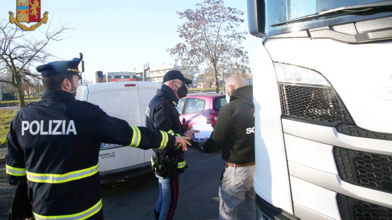 Polstrada di Forlì: multe a 42 automobilisti con lo Street Control Polstrada di Forlì: multe a 42 automobilisti con lo Street Control