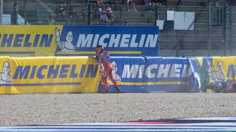 MotoGp, “Ho sbagliato io”: Marquez sereno dopo la caduta in prova a Misano VIDEO GALLERY MotoGp, “Ho sbagliato io”: Marquez sereno dopo la caduta in prova a Misano VIDEO GALLERY