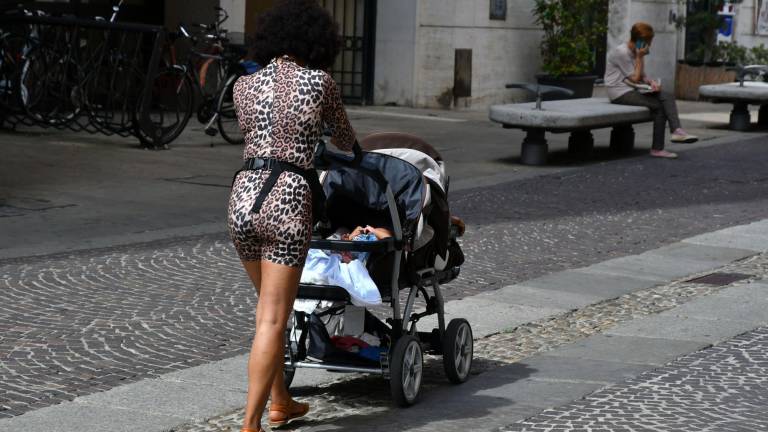Vacanze, in viaggio con il neonato: le regole dei pediatri Vacanze, in viaggio con il neonato: le regole dei pediatri
