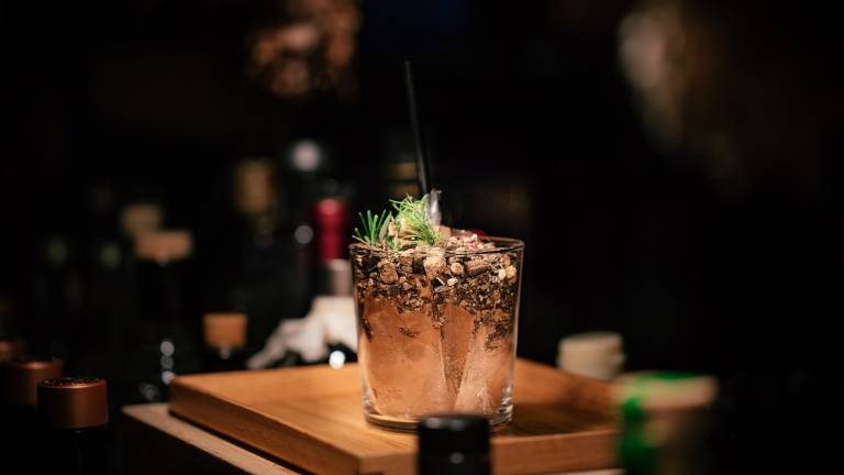 Rimini, cocktail alcolico a una minorenne: multa a un locale del centro Rimini, cocktail alcolico a una minorenne: multa a un locale del centro