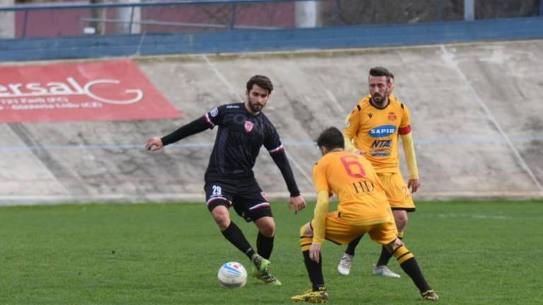 Forlì-Ravenna finisce a reti bianche (0-0) Forlì-Ravenna finisce a reti bianche (0-0)