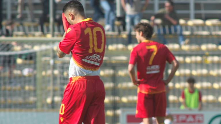 Calcio D play-off, il Ravenna si arrende in finale al Lentigione (0-2) Calcio D play-off, il Ravenna si arrende in finale al Lentigione (0-2)