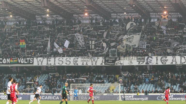 Calcio C play-off, già più di diecimila biglietti venduti per Cesena-Vicenza di mercoledì sera Calcio C play-off, già più di diecimila biglietti venduti per Cesena-Vicenza di mercoledì sera