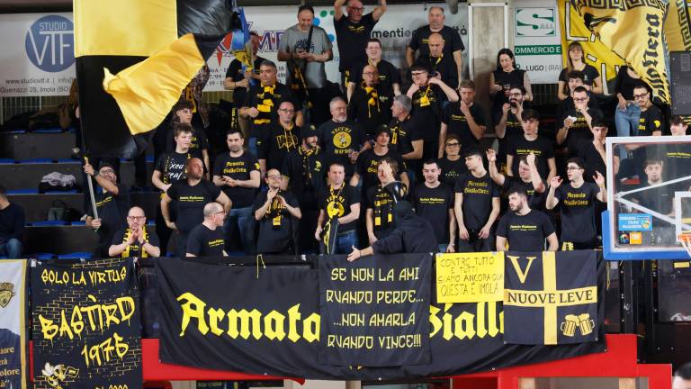 I tifosi aspettano di conoscere il futuro del club I tifosi aspettano di conoscere il futuro del club