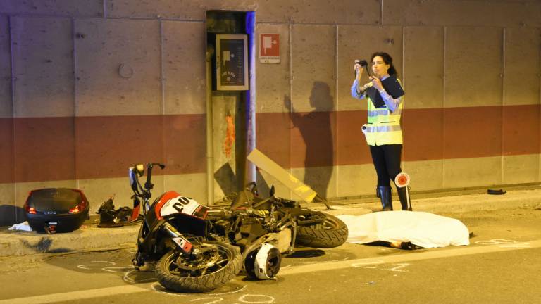 Tragedia sulla tangenziale di Forlì: morto un motociclista Tragedia sulla tangenziale di Forlì: morto un motociclista