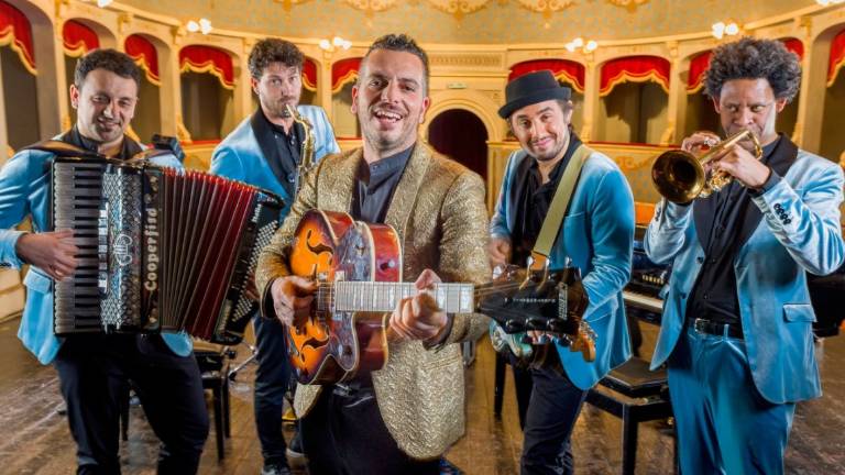 Domenica si corre la StraCesena con Mirko Casadei in piazza Domenica si corre la StraCesena con Mirko Casadei in piazza
