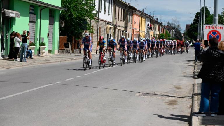 Giro d’Italia a Forlì, “Grazie a tutti per l’aiuto”, “Sommersi dal fango”: i tifosi non dimenticano l’alluvione VIDEO GALLERY Giro d’Italia a Forlì, “Grazie a tutti per l’aiuto”, “Sommersi dal fango”: i tifosi non dimenticano l’alluvione VIDEO GALLERY