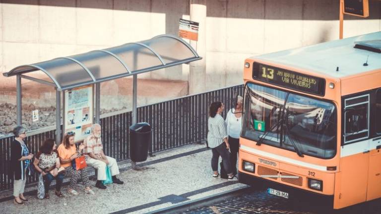 Ubriaco si piazza davanti al bus a Forlì per salire a forza, denunciato Ubriaco si piazza davanti al bus a Forlì per salire a forza, denunciato