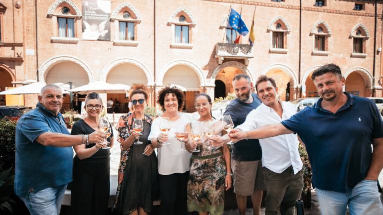 Verucchio Calici 2023 riabbraccia la Strada dei Vini e dei Sapori: oltre venti cantine presenti Verucchio Calici 2023 riabbraccia la Strada dei Vini e dei Sapori: oltre venti cantine presenti