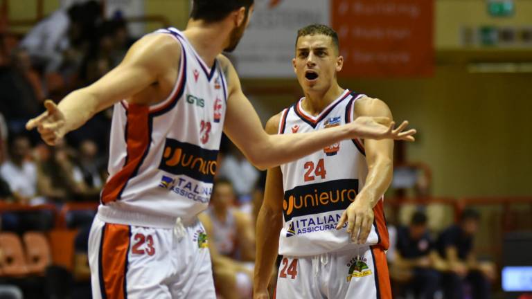 Basket A2, Forlì 2 punti per la vetta, Ravenna vittoria preziosa Basket A2, Forlì 2 punti per la vetta, Ravenna vittoria preziosa