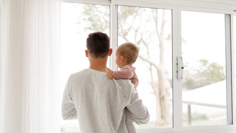 Rimini, la sentenza: Il figlio starà con il padre, la madre è troppo assente Rimini, la sentenza: Il figlio starà con il padre, la madre è troppo assente