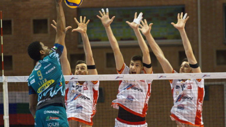 Volley, si ferma tutta l'attività agonistica Volley, si ferma tutta l'attività agonistica