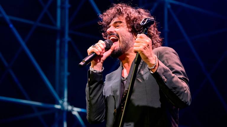 Riccione, un mare di applausi per Francesco Renga VIDEO GALLERY Riccione, un mare di applausi per Francesco Renga VIDEO GALLERY