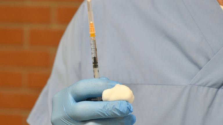 Vaccini Emilia-Romagna, da lunedì over 55, da giovedì over 50 Vaccini Emilia-Romagna, da lunedì over 55, da giovedì over 50