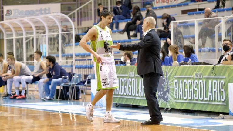 Basket B, Vico resta ai Raggisolaris Faenza Basket B, Vico resta ai Raggisolaris Faenza