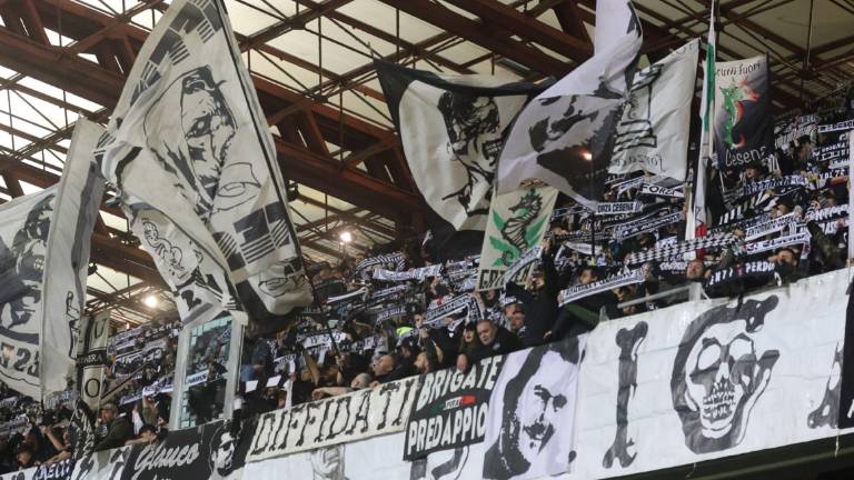 Calcio C, Cesena ad Ancona insieme a 735 tifosi Calcio C, Cesena ad Ancona insieme a 735 tifosi