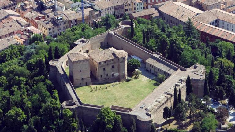 Cesena. Il centrodestra lancia la proposta: un ascensore fra la Rocca e piazza del Popolo Cesena. Il centrodestra lancia la proposta: un ascensore fra la Rocca e piazza del Popolo