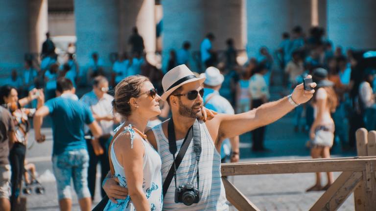 Covid, nel 2021 tagliati 10 miliardi di euro di spese turistiche in Italia Covid, nel 2021 tagliati 10 miliardi di euro di spese turistiche in Italia