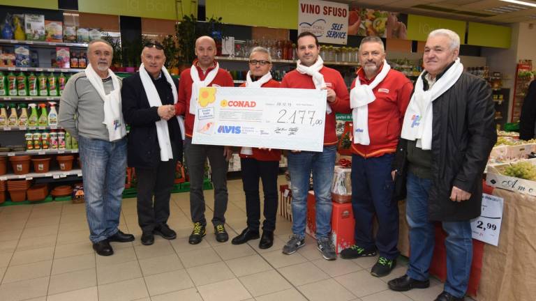 Cesena, dieci Conad donano all'Avis più di duemila euro Cesena, dieci Conad donano all'Avis più di duemila euro