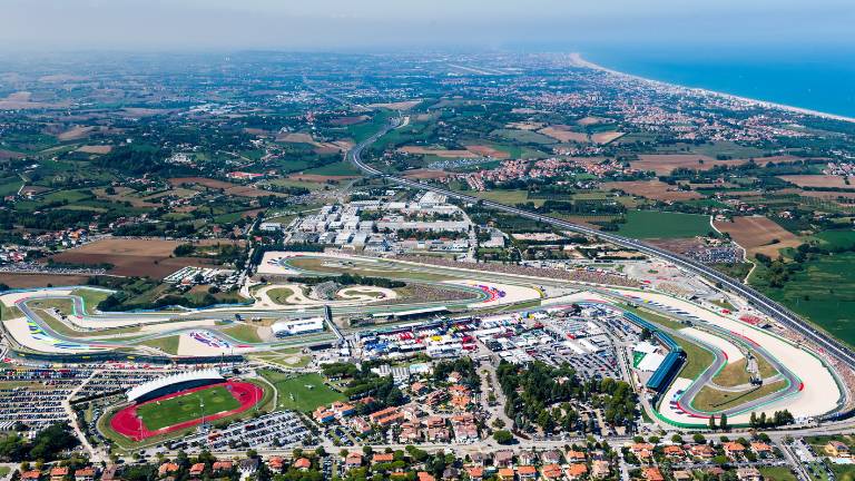 Pilota perse gambe in incidente in circuito a Misano, nessun colpevole Pilota perse gambe in incidente in circuito a Misano, nessun colpevole