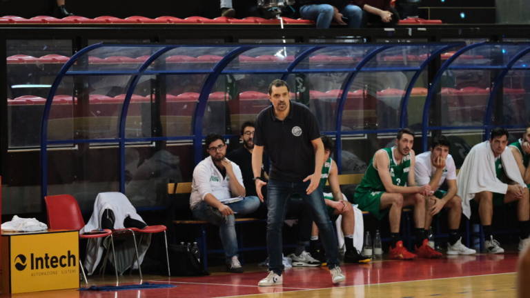 Basket, coach Casadei e Lugo si separano Basket, coach Casadei e Lugo si separano