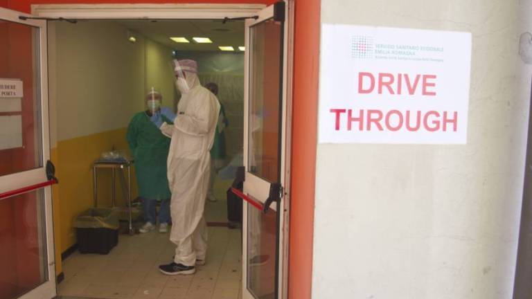 Coronavirus Ravenna, un morto ma contagi ancora in calo Coronavirus Ravenna, un morto ma contagi ancora in calo