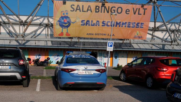 La polizia sul luogo dell’accaduto (foto Fiorentini) La polizia sul luogo dell’accaduto (foto Fiorentini)