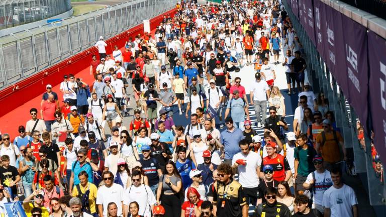 La 4 Ore di Imola fa il pieno di presenze e spettacolo La 4 Ore di Imola fa il pieno di presenze e spettacolo